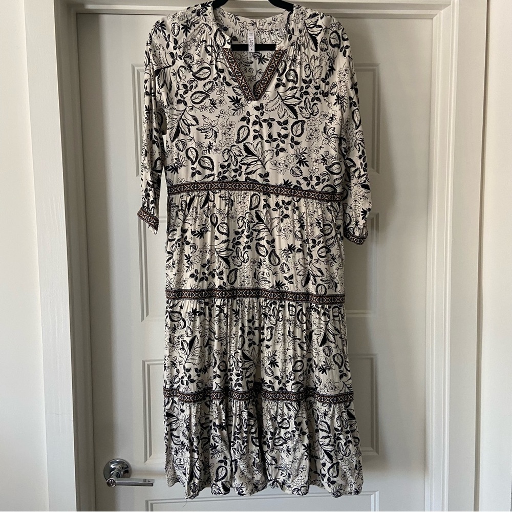 3/4 sleeve maids dress by Lapis
